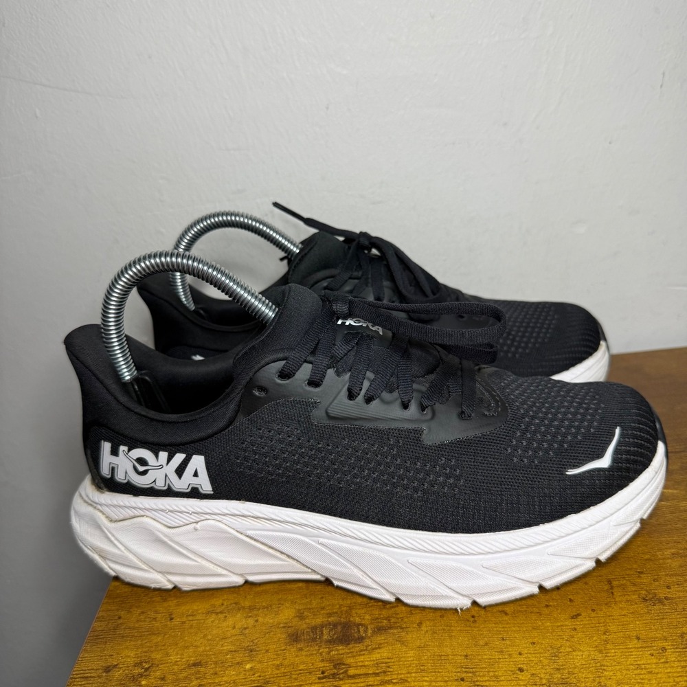Hoka Arahi 7 Running Shoes Womens Size 7 Black White 1147851 BWHT